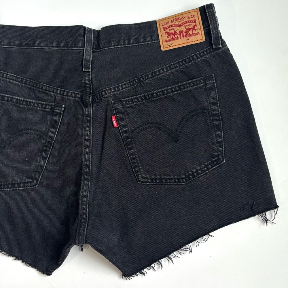 Levi’s 501 High Rise Raw Hem Black Denim Jean Shorts Size 32 - Picture 7 of 15